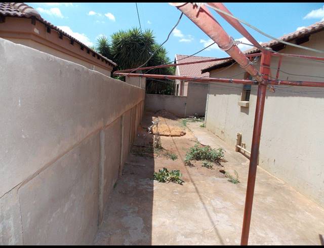 3 BEDROOM HOUSE SOLD IN THE ORCHARDS